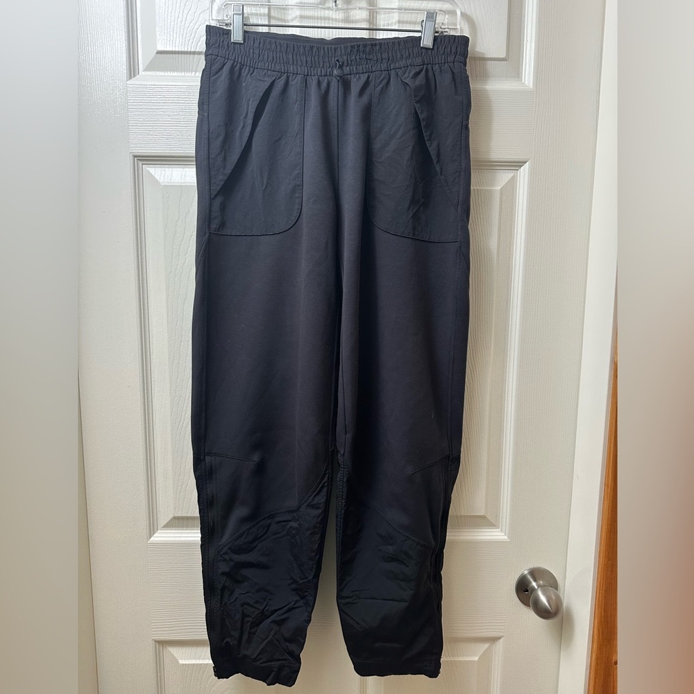 Lulu🍋Effortless Mid-Rise Pant Size 6